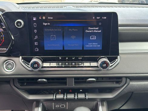 Used 2024 Chevrolet Colorado LT w/ LT Convenience Package RWD image 15