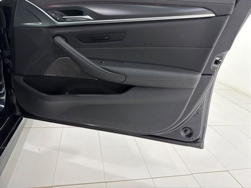 Certified 2023 BMW M550i xDrive w/ Executive Package image 18