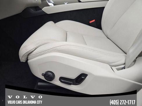 Used 2026 Volvo XC90 B6 Ultra w/ Protection Package Premier AWD/4WD image 18