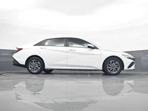 Certified 2024 Hyundai Elantra SEL FWD image 25