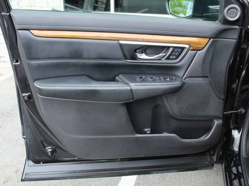 Used 2017 Honda CR-V Touring image 11