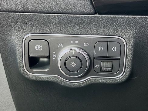 New 2025 Mercedes-Benz GLA 250 4MATIC image 11