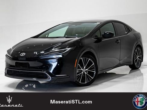 Used 2025 Toyota Prius Limited w/ Limited Premium Package FWD image 1