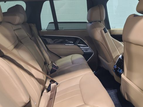 New 2026 Land Rover Range Rover SE image 16