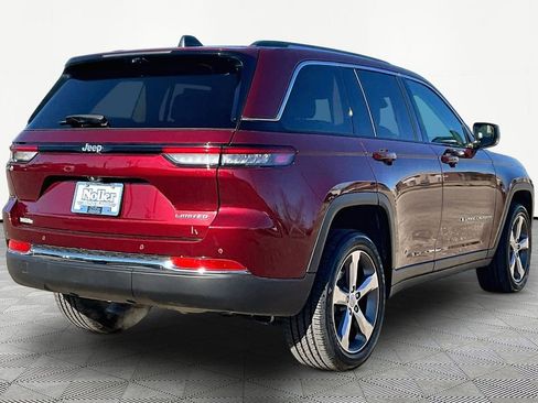 Used 2022 Jeep Grand Cherokee Limited w/ Luxury Tech Group II image 2