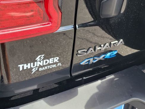 Certified 2025 Jeep Wrangler Unlimited Sahara AWD/4WD image 9
