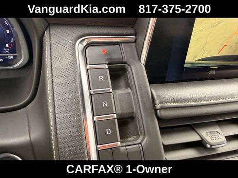 Used 2023 Chevrolet Suburban Premier image 21