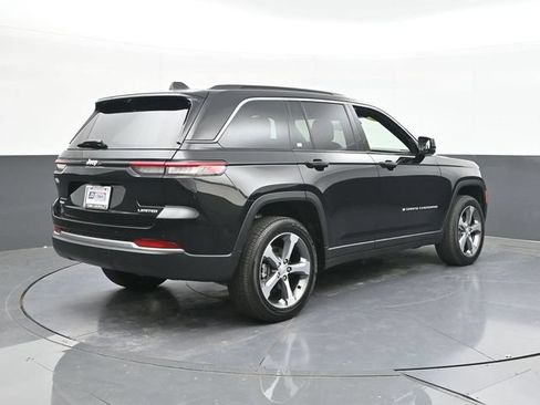 Used 2026 Jeep Grand Cherokee Limited w/ Luxury Tech Group II AWD/4WD image 14