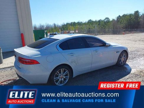 Used 2017 Jaguar XE Premium image 8