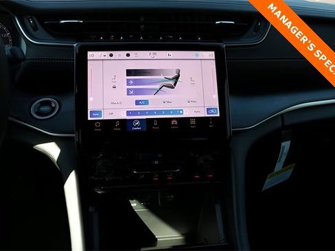 New 2025 Jeep Grand Cherokee Limited w/ Black Appearance Package image 21