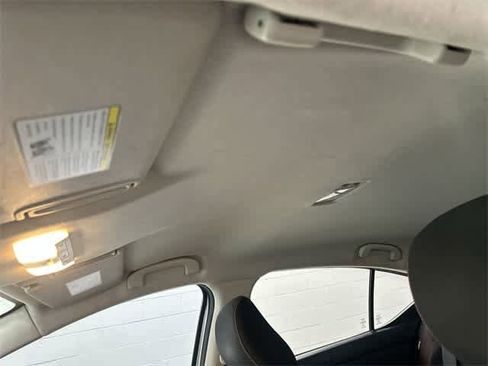 Used 2020 Nissan Versa SR image 27