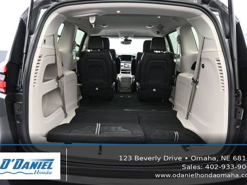 Used 2022 Chrysler Pacifica Touring-L FWD image 39