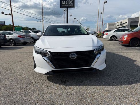 Used 2024 Nissan Sentra SV FWD image 6