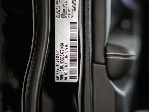 New 2025 Jeep Grand Cherokee Overland image 40