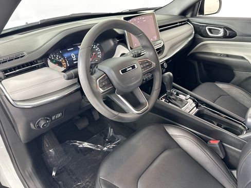 Used 2023 Jeep Compass Limited w/ Elite Group AWD/4WD image 9