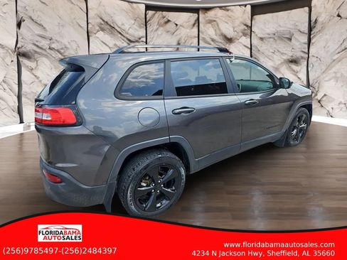 Used 2016 Jeep Cherokee Latitude w/ Safety/Convenience Group FWD image 4