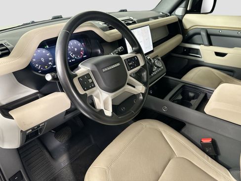 Used 2023 Land Rover Defender 130 SE image 10