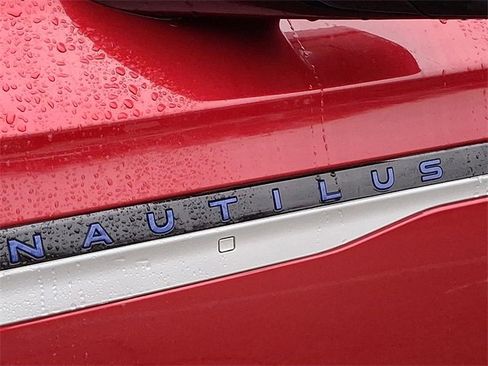 Certified 2024 Lincoln Nautilus Reserve w/ Equipment Group 202A image 31