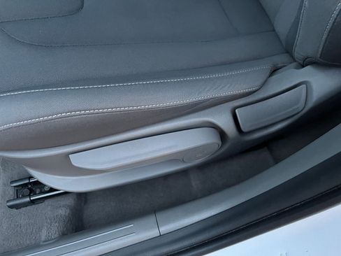 Used 2025 Hyundai Elantra SEL image 23