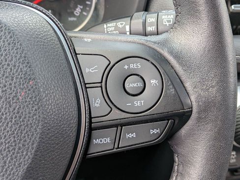 Used 2020 Toyota RAV4 XLE Premium AWD/4WD image 22