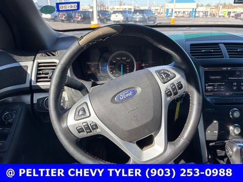 Used 2015 Ford Explorer XLT w/ Equipment Group 202B image 12