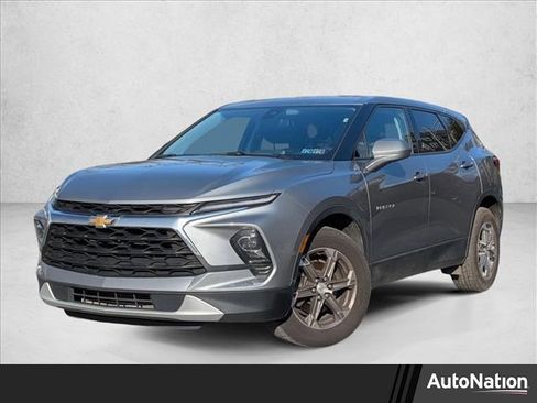 Used 2023 Chevrolet Blazer LT image 1