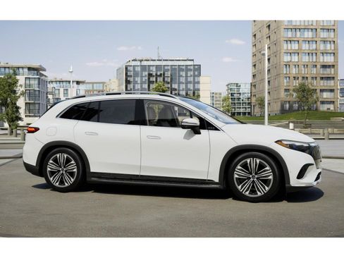 New 2026 Mercedes-Benz EQS 400 4MATIC SUV image 14