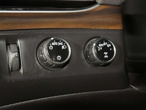 Used 2020 Cadillac Escalade ESV Luxury AWD/4WD image 25