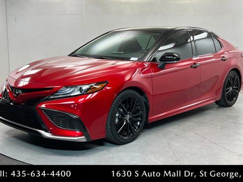 Used 2022 Toyota Camry XSE image 1