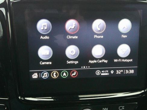 Used 2022 Chevrolet Traverse High Country AWD/4WD image 16
