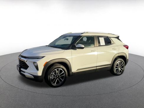 Used 2025 Chevrolet TrailBlazer LT image 8