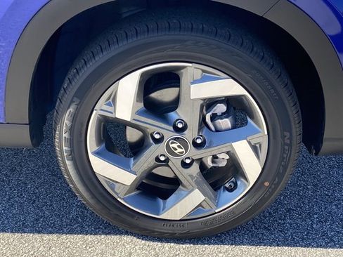 Used 2023 Hyundai Venue SEL w/ Cargo Package image 23