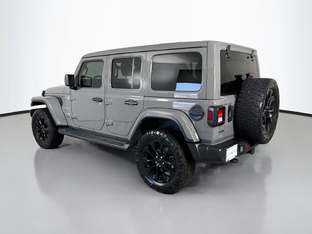 Used 2021 Jeep Wrangler Unlimited Sahara w/ Cold Weather Group AWD/4WD image 3