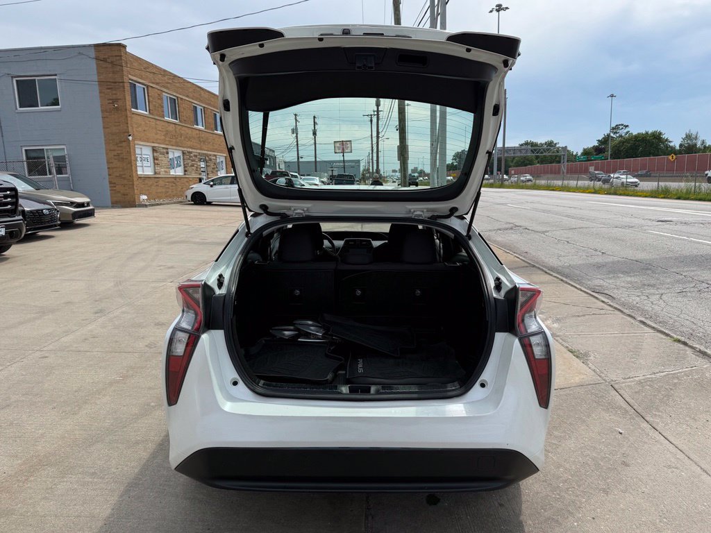 Used 2017 Toyota Prius Three w/ Advanced Technology Package FWD image 17