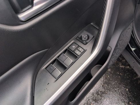 Certified 2025 Toyota RAV4 XLE AWD/4WD image 11