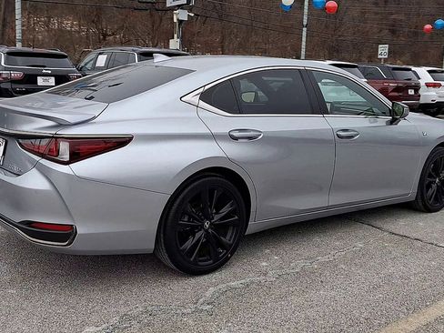 Used 2023 Lexus ES 300h F Sport image 8