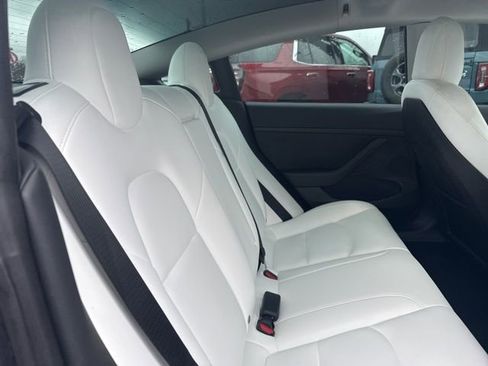 Used 2023 Tesla Model 3 Performance image 16