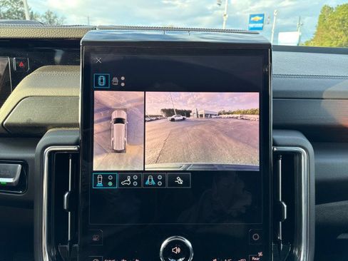 Used 2025 GMC Yukon XL Denali image 26