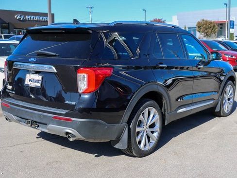 Used 2022 Ford Explorer Platinum w/ Technology Package image 3