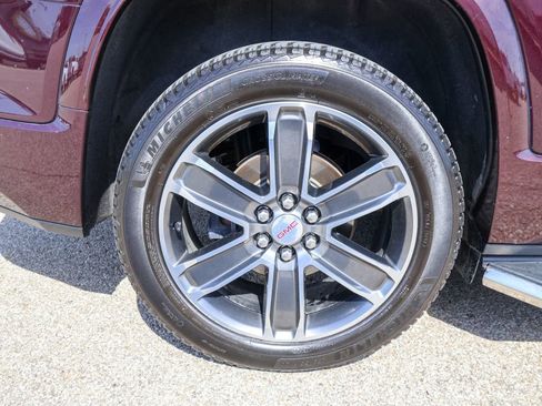 Used 2018 GMC Acadia Denali w/ Technology Package AWD/4WD image 34