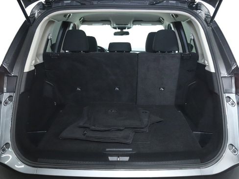 Used 2024 Nissan Rogue S image 31