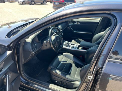 Used 2021 Kia Stinger GT2 RWD image 14