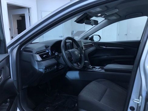 Used 2025 Toyota Camry LE image 11