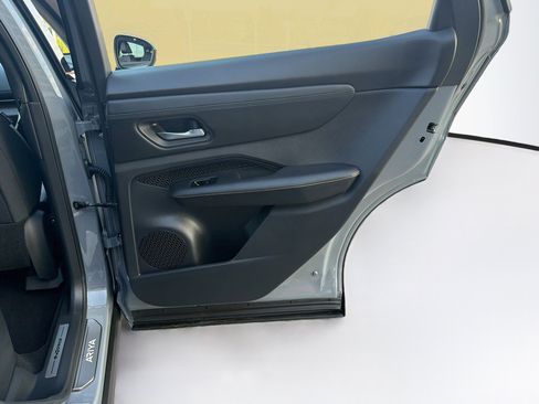 Used 2024 Nissan Ariya AWD image 30