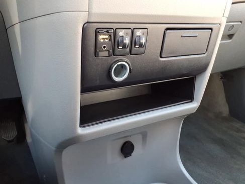 Used 2015 Toyota Sienna XLE w/ XLE Navigation Package FWD image 23
