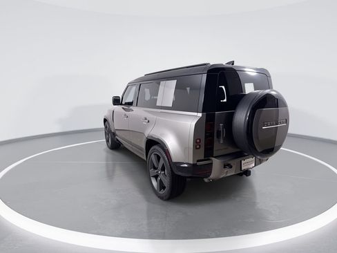 Used 2025 Land Rover Defender 110 X-Dynamic SE AWD/4WD image 6