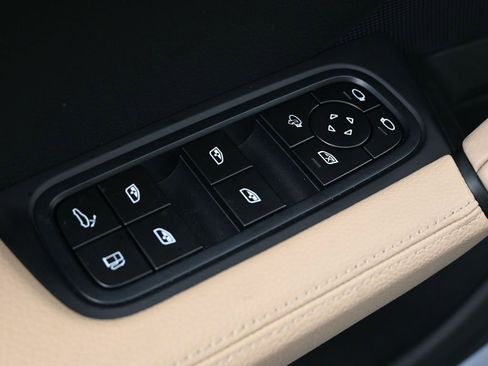 New 2026 Porsche Cayenne E-Hybrid AWD/4WD image 19