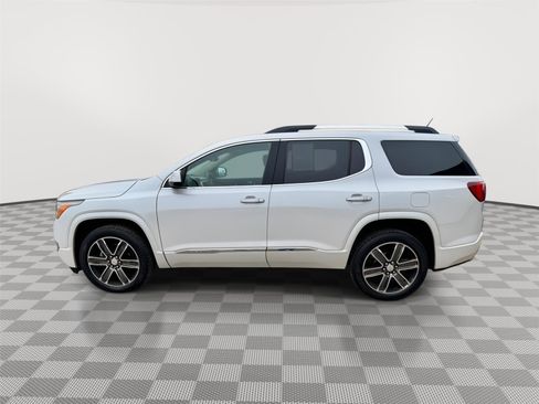 Used 2017 GMC Acadia Denali w/ Technology Package AWD/4WD image 4