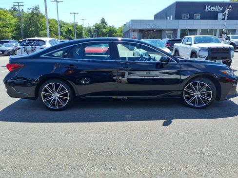 Used 2022 Toyota Avalon Touring w/ Carpet Mat Package (TMS) FWD image 4