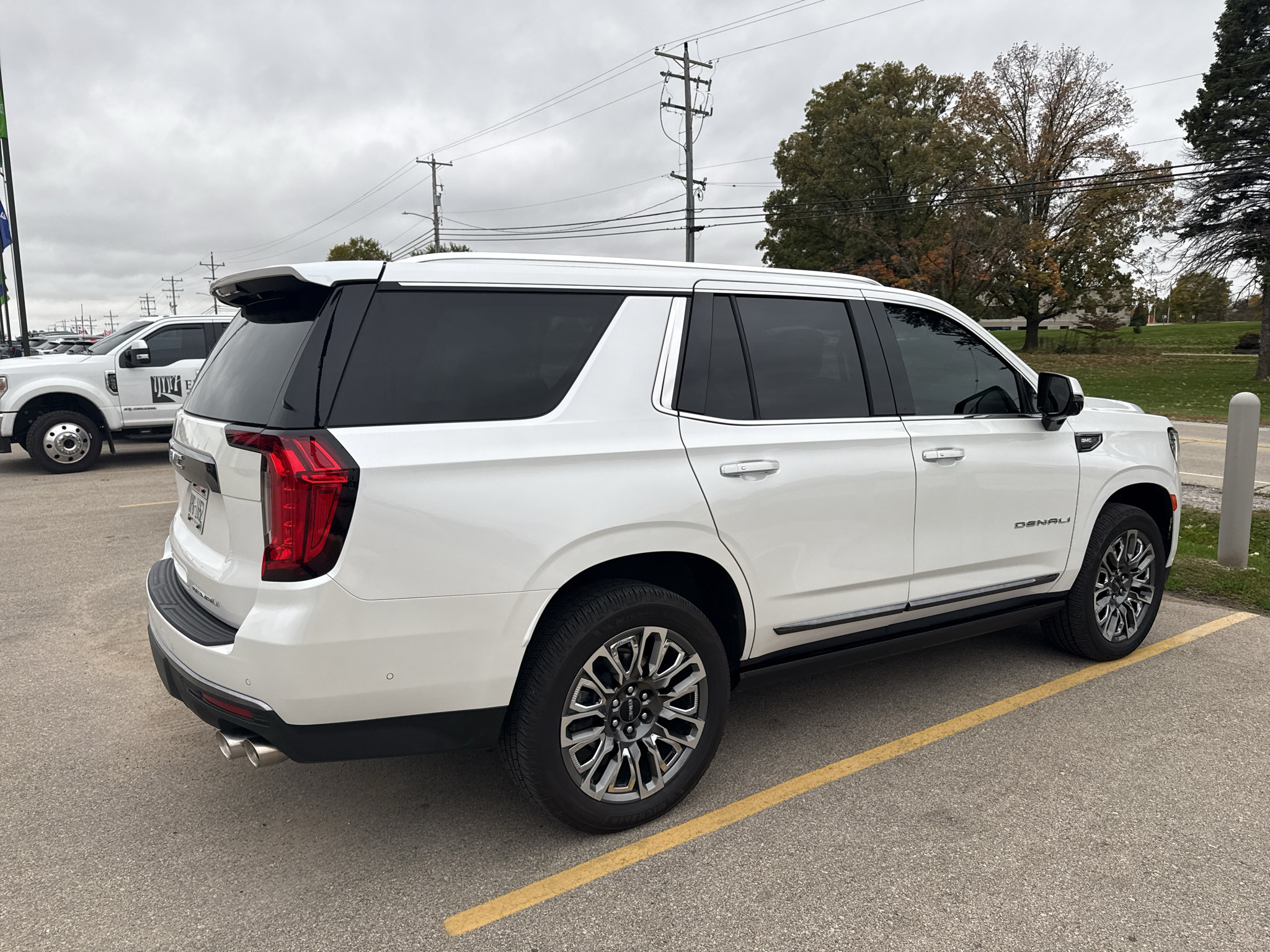 Used 2023 GMC Yukon Denali Ultimate AWD/4WD image 13